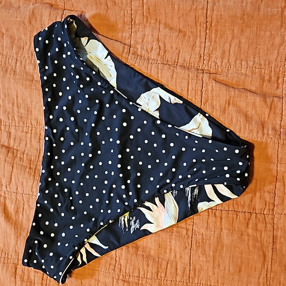 Billabong Black Bikini Bottom with White Floral and Polka Dot Accents - Picture 5 of 6